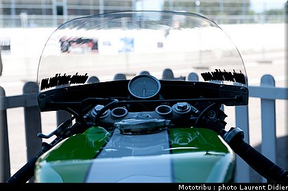 coupes_moto_legende_2011_paddock_0058.jpg