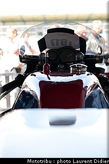 coupes_moto_legende_2011_paddock_0068.jpg