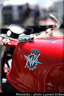 coupes_moto_legende_2011_paddock_0085.jpg