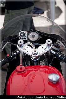 coupes_moto_legende_2011_paddock_0087.jpg