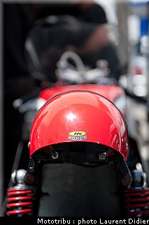coupes_moto_legende_2011_paddock_0088.jpg
