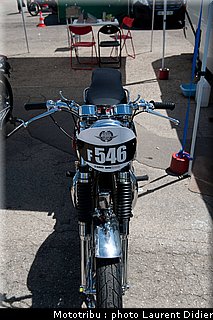 coupes_moto_legende_2011_paddock_0094.jpg