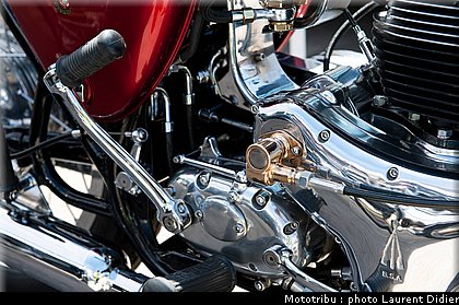 coupes_moto_legende_2011_paddock_0095.jpg