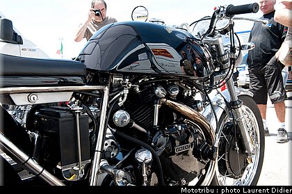 coupes_moto_legende_2011_paddock_0099.jpg