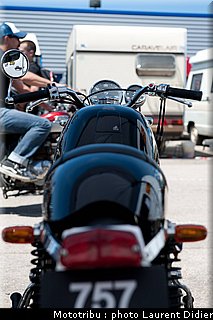 coupes_moto_legende_2011_paddock_0104.jpg