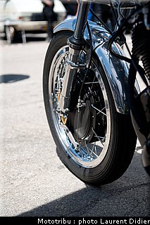 coupes_moto_legende_2011_paddock_0105.jpg