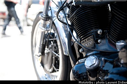 coupes_moto_legende_2011_paddock_0106.jpg