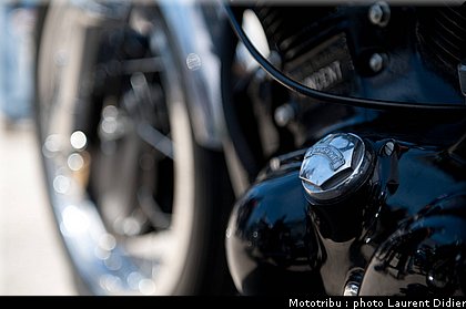 coupes_moto_legende_2011_paddock_0107.jpg