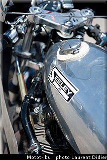 coupes_moto_legende_2011_paddock_0112.jpg