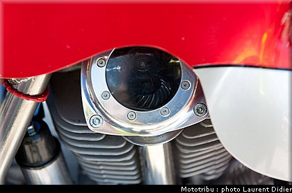 coupes_moto_legende_2011_paddock_0114.jpg