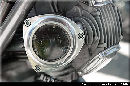 coupes_moto_legende_2011_paddock_0115.jpg