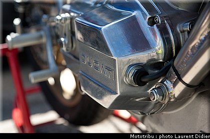 coupes_moto_legende_2011_paddock_0116.jpg