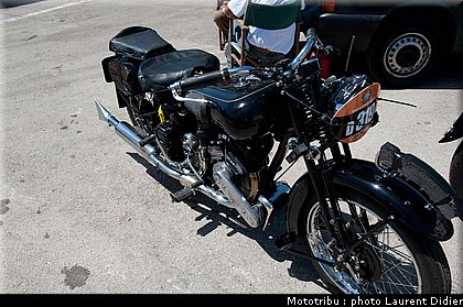 coupes_moto_legende_2011_paddock_0120.jpg