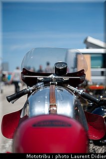 coupes_moto_legende_2011_paddock_0128.jpg
