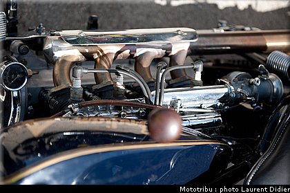 coupes_moto_legende_2011_paddock_0131.jpg