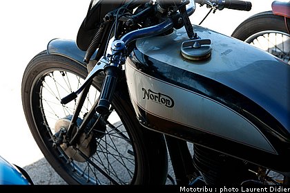 coupes_moto_legende_2011_paddock_0154.jpg