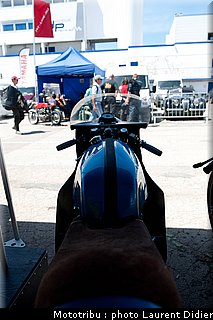 coupes_moto_legende_2011_paddock_0155.jpg