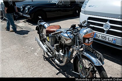 coupes_moto_legende_2011_paddock_0156.jpg