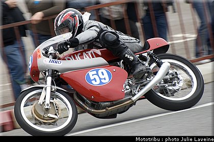 350_g1_g2_authentic350_04.jpg