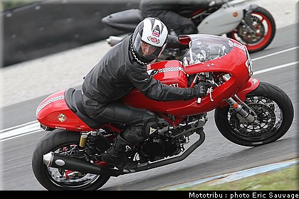 trofeo_rosso_2011_moto_095.jpg