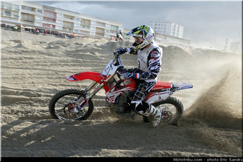 pichon_5_beach_cross_berck_2009