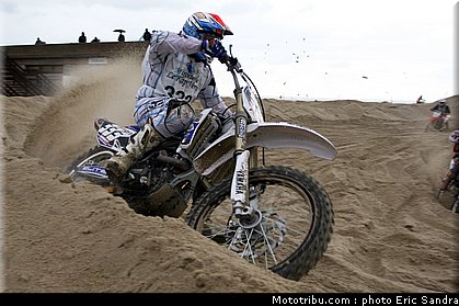 dugardin_beach_cross_berck_2009.jpg