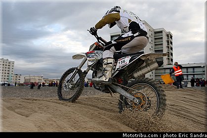 pepers_beach_cross_berck_2009.jpg