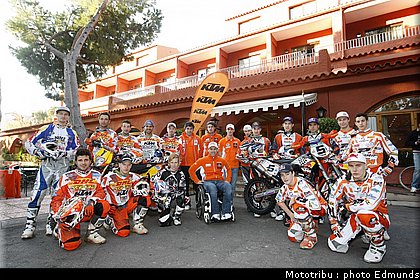 redbull_ktm_factory_3.jpg
