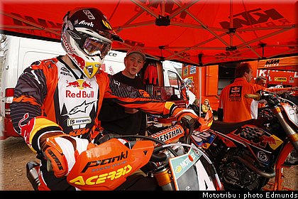 redbull_ktm_factory_5.jpg