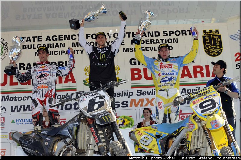 MX1podium_MxGp2BG