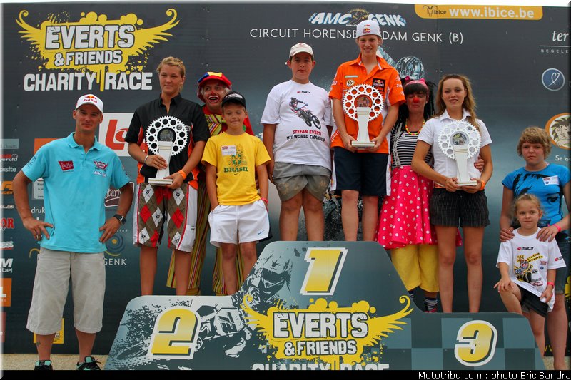 stefan_everts_and_friends_podium_ladies_2010
