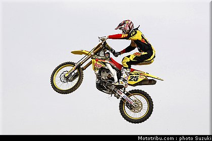 desalle_suzuki_mx1_2010_008.JPG