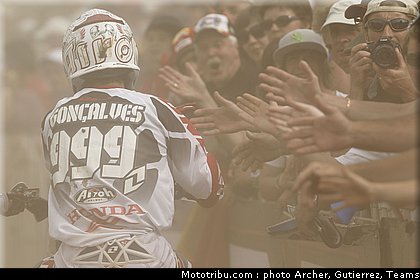 cross_goncalves_3_france_st_jean_dangely_2011.jpg