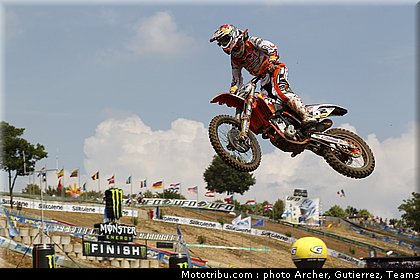 cross_nagl_08_france_st_jean_dangely_2011.jpg