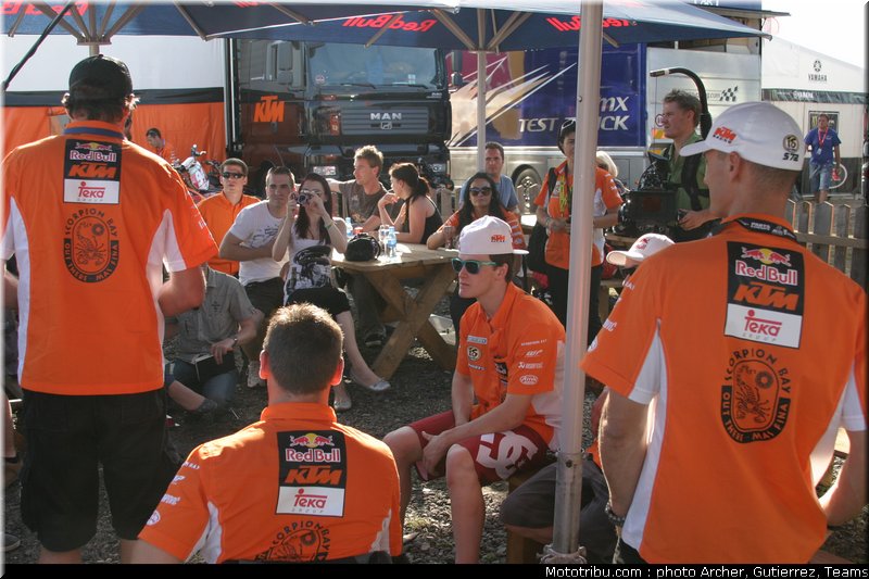 cross_red_bull_teka_ktm_factory_008_allemagne_teutschenthal_2011