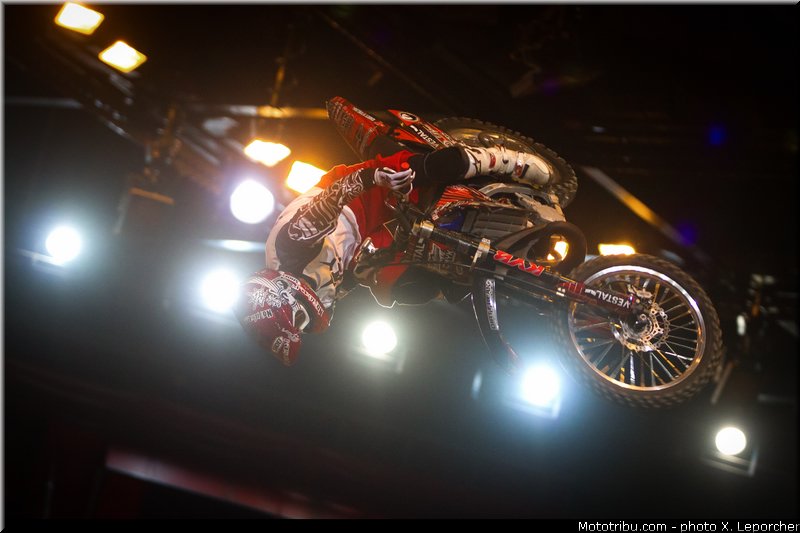 fmx_03_supercross_paris_bercy_2012
