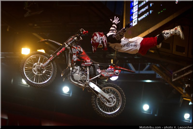 fmx_07_supercross_paris_bercy_2012