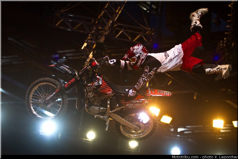 fmx_09_supercross_paris_bercy_2012