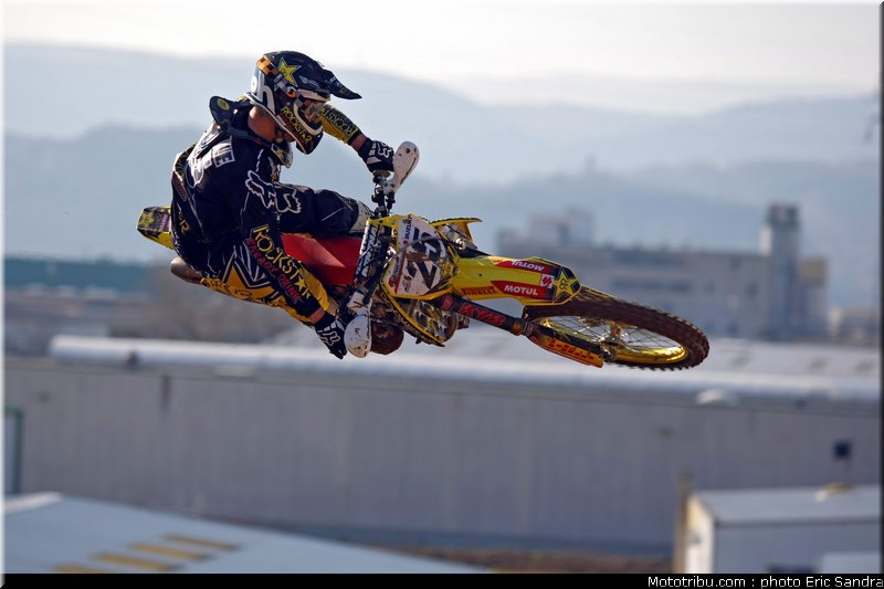 desalle_002_cross_international_valence_2012