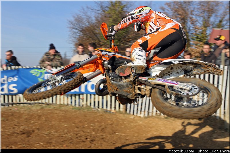 meo_001_cross_international_valence_2012