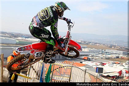 de_dycker_002_cross_international_valence_2012.jpg
