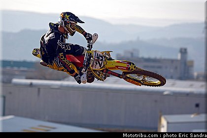 desalle_002_cross_international_valence_2012.jpg