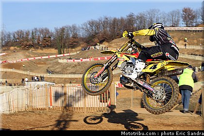 leok_002_cross_international_valence_2012.jpg