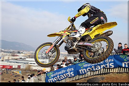 leok_003_cross_international_valence_2012.jpg