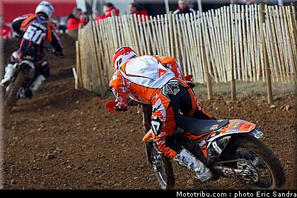 meo_003_cross_international_valence_2012.jpg