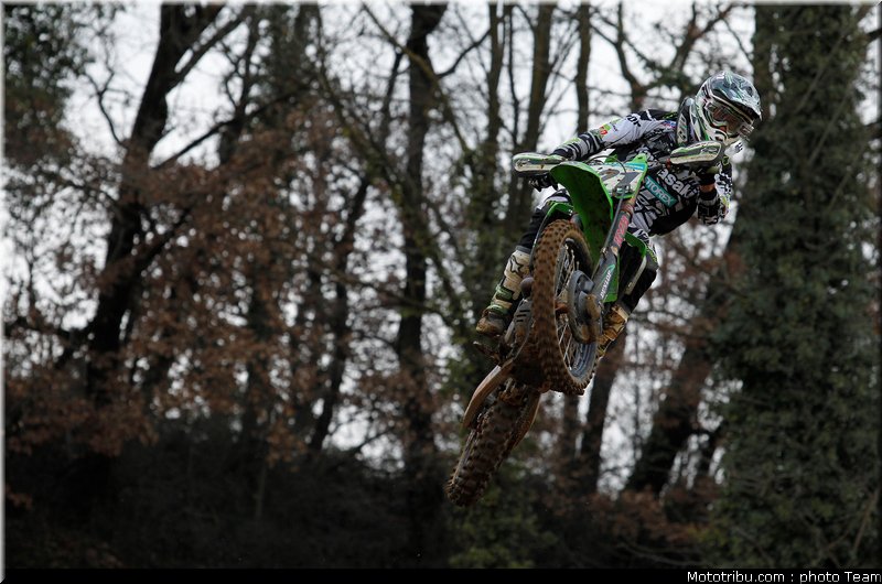 boog_004_cross_international_valence_2012