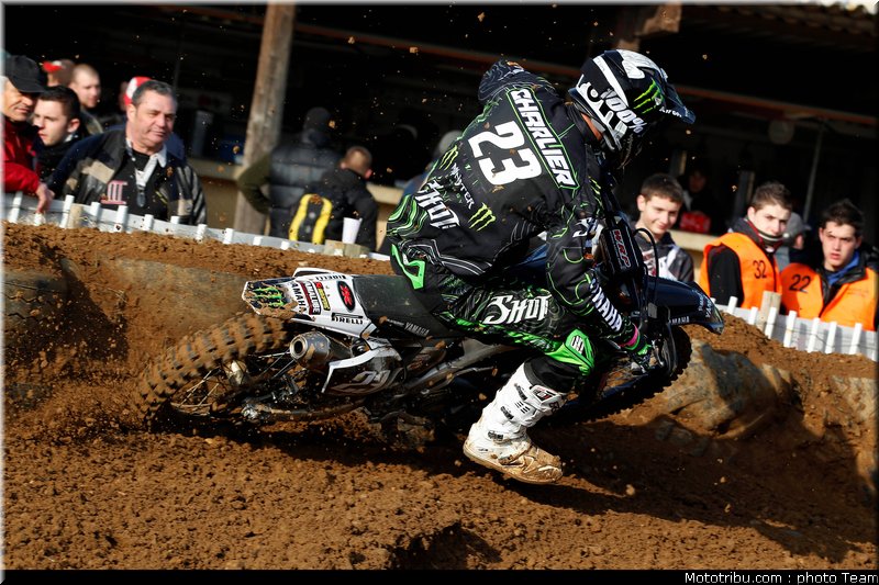 charlier_002_cross_international_valence_2012