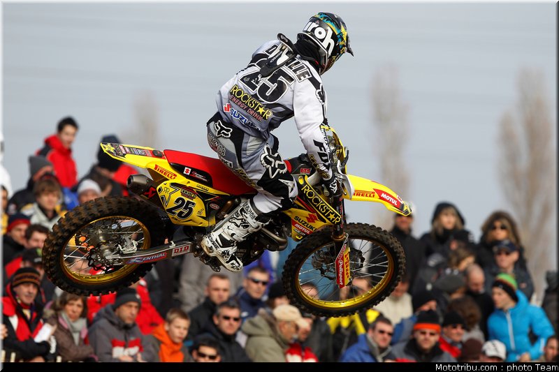 desalle_023_cross_international_valence_2012