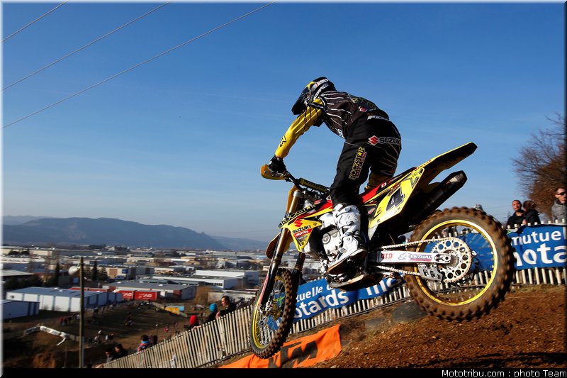 leok_009_cross_international_valence_2012