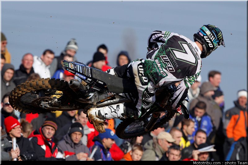 tonus_004_cross_international_valence_2012